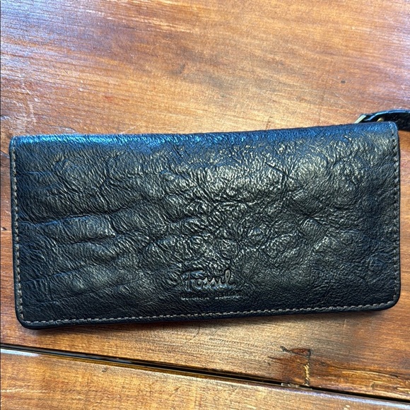Fossil Textured Black Leather Wallet - Picture 1 of 5